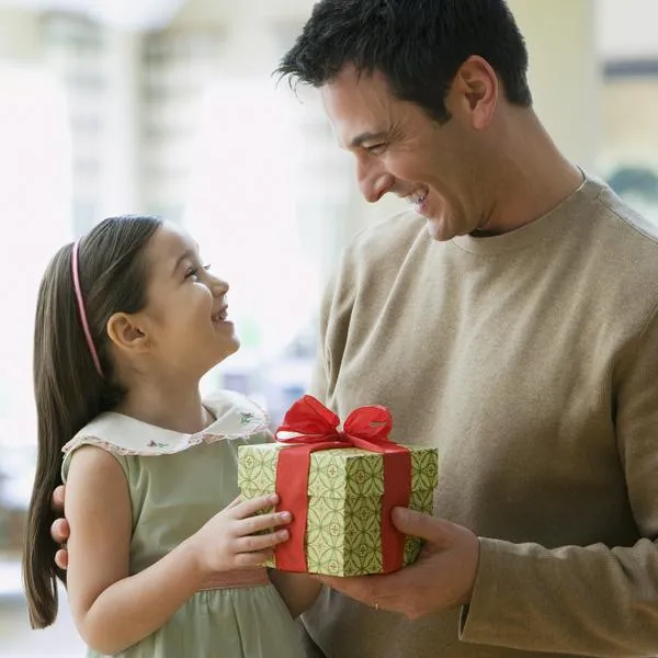 Fenalco indicó que según una encuesta que realizó, el 84 % de los colombianos celebrarán este fin de semana el día de Amor y Amistad con familia y amigos.