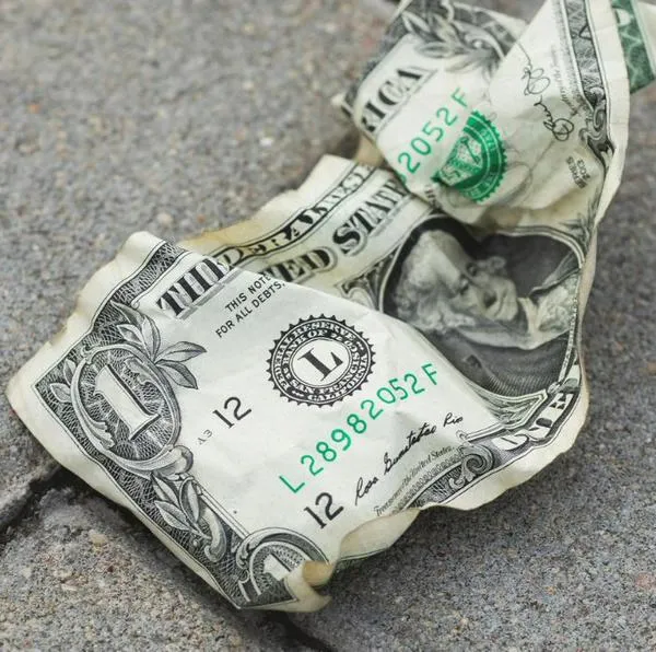 Precio del dólar se desplomó hoy en Colombia por inflación en Estados Unidos