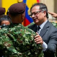 Gustavo Petro criticó al Ejército y los comparó con paramilitarismo