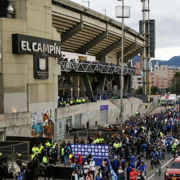 El candidato a la Alcaldía de Bogotá Gustavo Bolívar mostró sus reparos sobre el proyecto de remodelación del estadio El Campín y dice que es muy pequeño. 