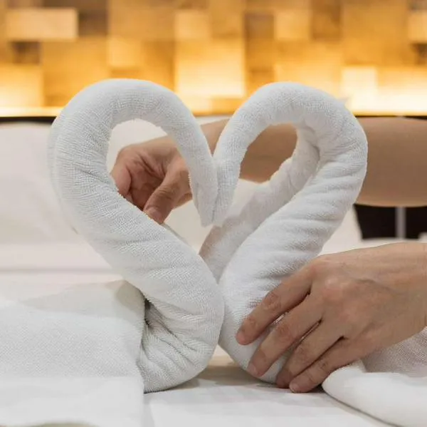 Foto de cama y forma de cTropicana pagará motel a oyentes en Colombia: cómo es concurso y cómo participar.