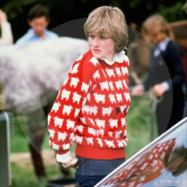 El famoso suéter roto de la oveja negra que usó princesa Diana fue subastado en 1.1 millones de dólares