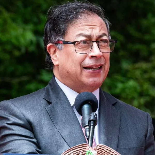 El presidente de Colombia, Gustavo Petro, volvió a arremeter contra el candidato argentino Javier Milei por crítica al papa Francisco.