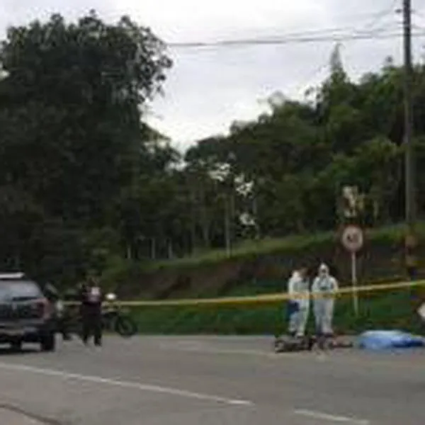 Este viernes, en Calarcá, Quindío, el conductor de un camión de carga arrolló y le quitó la vida a un adulto mayor que iba en bicicleta.