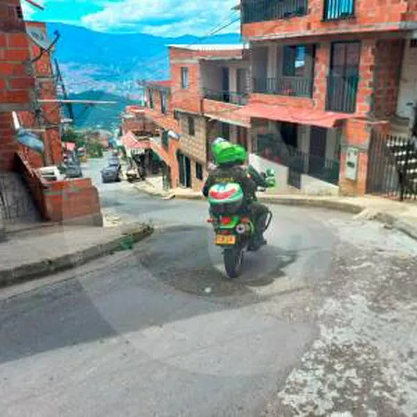 Una balacera se presentó este jueves en la comuna 7 de Medellín, dejando cinco personas heridas y un fallecido. Los hombres iban en varias motos.