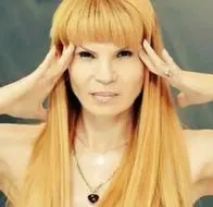 Mhoni Vidente da sus predicciones del horóscopo para este fin.