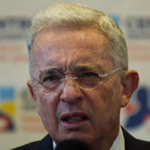 La Fiscalía citó al expresidente Álvaro Uribe para el próximo 27 de septiembre por viejo lío que tuvo con el famoso periodista Daniel Coronell.