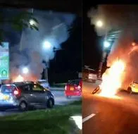 ¡Turba le quemó la moto a ladrón en Mirolindo! Le rapó el bolso a mujer que no se dejó.