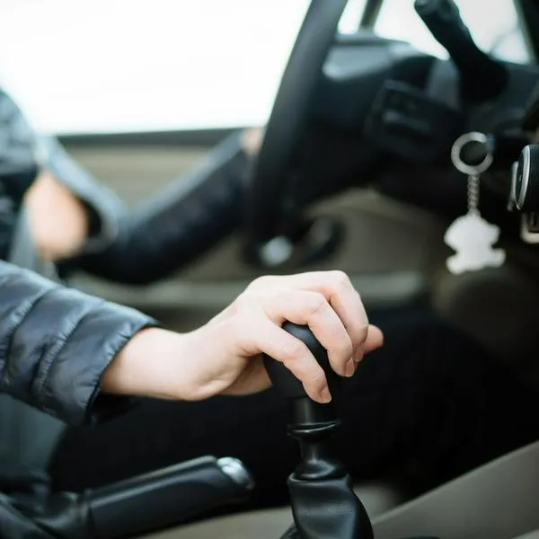 Le contamos la verdad sobre lo que ocurre cuando acelera un carro estando en neutro: dato clave para conductores que quieren demostrar el poder del carro.