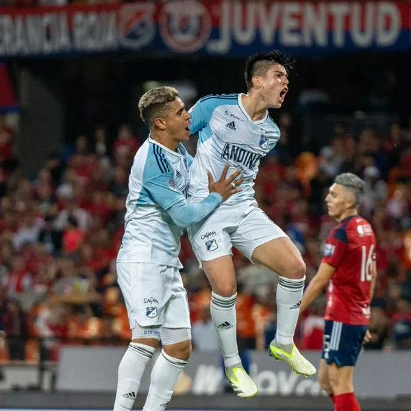 Daniel Ruiz celebra gol con Millonarios ante DIM.