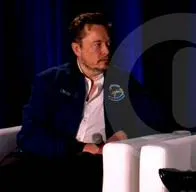 Musk sugiere una cuota mensual para los usuarios de X.