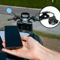 Cargar el celular en una moto: dicen si es bueno o malo y qué puede pasar