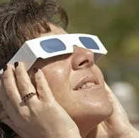 Fecha del último eclipse total que se vio en Colombia; gafas a 5.000 pesos fueron el furor 