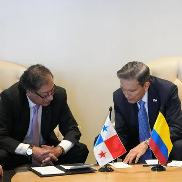Gustavo Petro y Laurentino Cortizo, presidente de Panamá reunidos para hablar de migrantes en Tapón del Darién.
