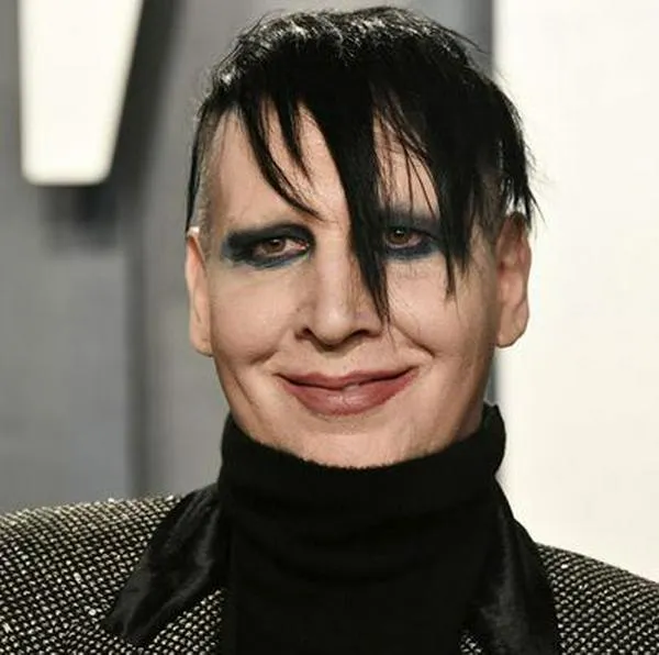 Marilyn Manson fue condenado por sonarse la nariz frente a una cámara en concierto