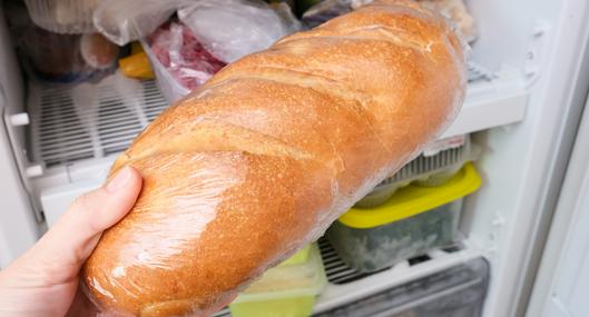 ¿Por qué no se debe poner el pan en la nevera? Razones por las cuáles no es bueno almacenar este alimento en ese electrodoméstico; dónde debe guardarlo.