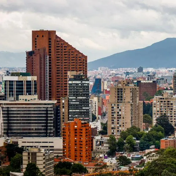 El senador David Luna afirmó que el Ministerio de Vivienda solo ha entregado el 1 % de los subsidios para mejoramiento de vivienda en Colombia.
