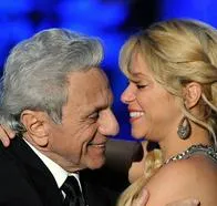 Shakira habló sobre la salud de su padre con maestra de infancia 