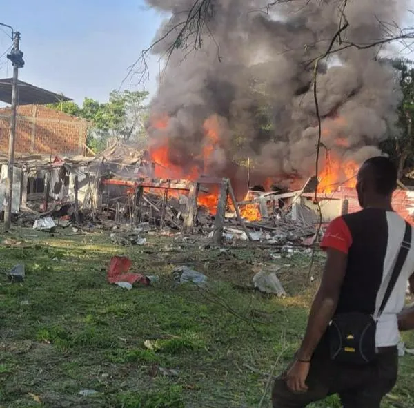 Atentado hoy Cauca, un artefacto explosivo fue detonado cerca de la estación de Policía de Timba. Hasta el momento no hay reportes de personas heridas.