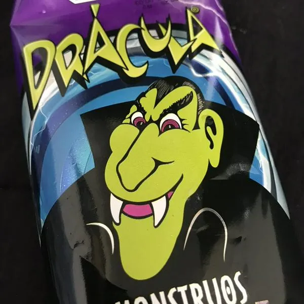 Malteadas, litro de helado y paquetes de 6 unidades son los nuevos productos que acompañan la paleta Drácula.