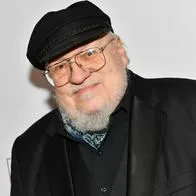 George R.R. Martin, autor de Juego de Tronos, demanda a OpenAI por “robo sistemático”