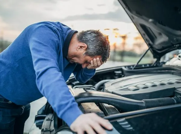 Cuáles son los errores más comunes que afectan el buen funcionamiento de un carro: malos hábitos que ponen en peligro su vida útil.