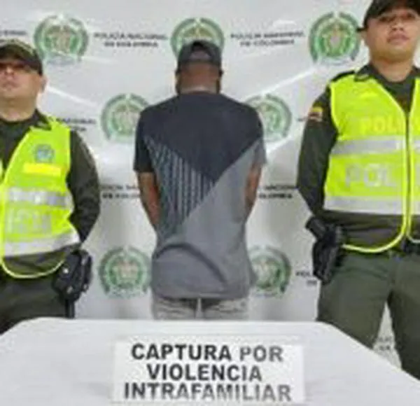 Hombre amenazó con un cuchillo a su bebé de 15 meses en Cali