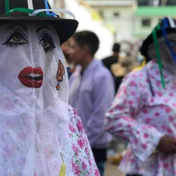Las mojigangas, una tradición de más de 100 años