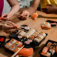 3 cosas que está haciendo mal cuando come sushi