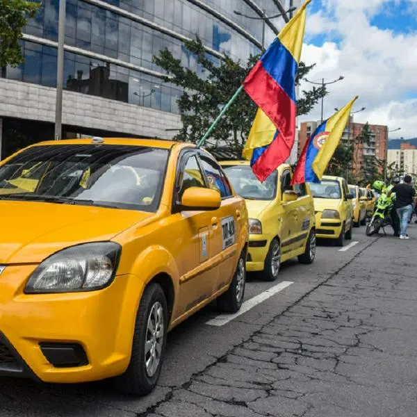 Ministerio de Hacienda confirmó cuándo pagarán a taxistas el subsidio para la gasolina: dejó claro que ya no será en septiembre, como se habló en un inicio