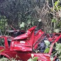 En La Ceja (Antioquia) camioneta cayó a abismo y dejó a adultos y bebé heridos