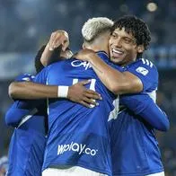 Jugadores de Millonarios celebran gol contra Huila en la fecha 13.