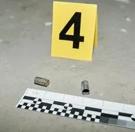 Escena del crimen. En relación con asesinato de Policía.