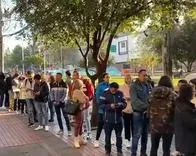 Largas filas y congestión para sacar el pasaporte en Bogotá