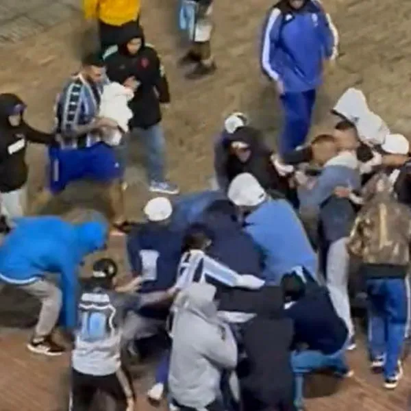 Hinchas de Millonarios se agarraron afuera del estadio El Campín; casi linchan a uno
