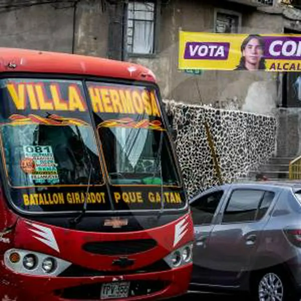 Alcaldía de Medellín ha bajado 250 vallas de propaganda política por no cumplir permisos