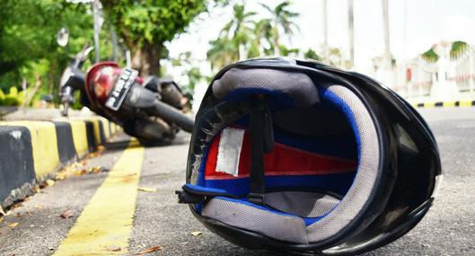 Motociclista de 20 años murió después de estrellarse con un poste de luz en la vía Bucaramanga-Cúcuta. Presuntamente iba bajo los efectos del alcohol.
