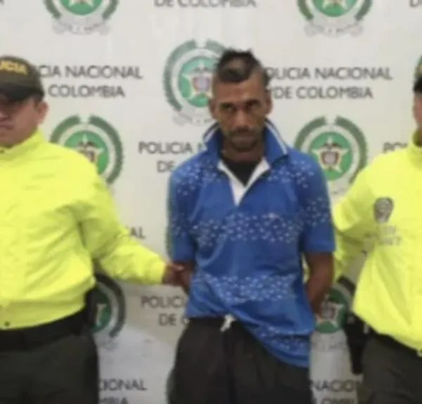 La Policía de Antioquia capturó a alias 'Pitbull' por haber entrado a una vivienda de Anorí, Antioquia, y robar varias pertenencias. No aceptó los cargos.