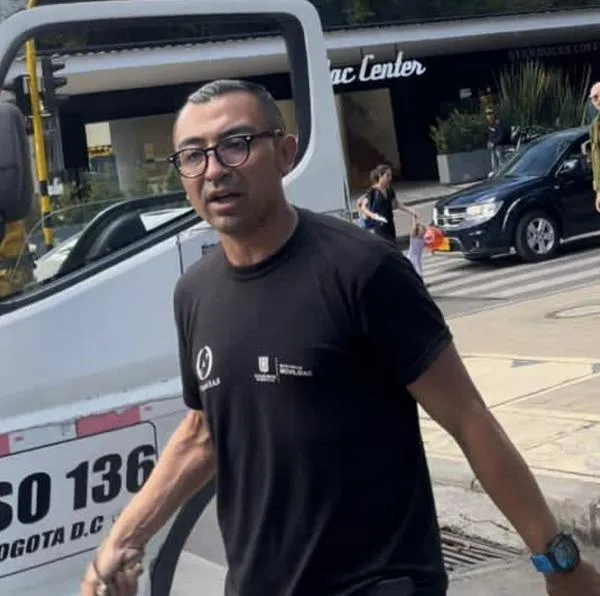 Conductor de camión de la Alcaldía de Bogotá golpeó a pareja que iba cruzando una calle en el Parque de la 93.