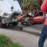 Noticias Manizales hoy: autoridades reportaron el fuerte choque entre un carro particular y una volqueta, que de dejó a 2 personas heridas.