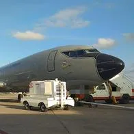 ¿Qué hizo un avión de la Fuerza Aeroespacial en Orlando, Florida durante tres días? 