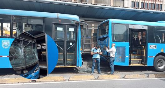 Accidente entre dos buses del MÍO dejó 9 personas heridas