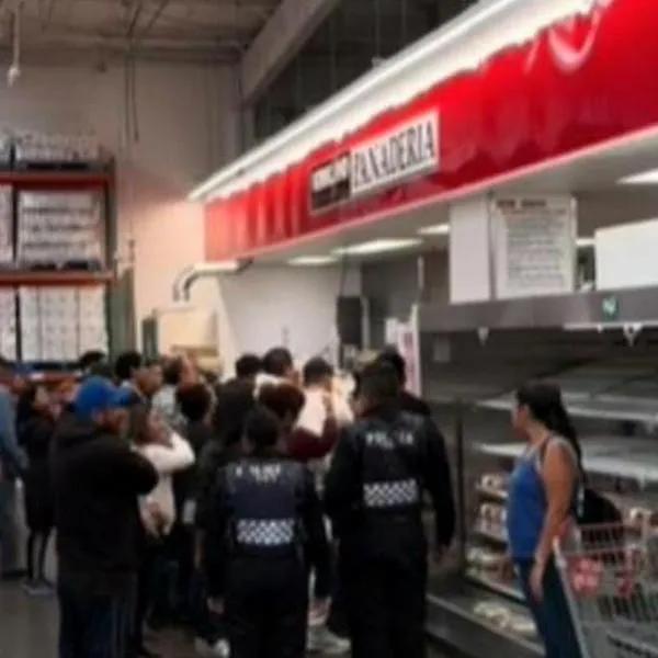 Mujeres se fueron a golpes por un pastel de chocolate en un Costco de México