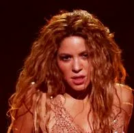Fiscalía española acusa a Shakira de defraudar 6 millones de euros.