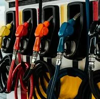 Si mezcla gasolina corriente con extra no dañaría el motor de los carros, aseguran expertos. Sería una opción ante los altos precios en Colombia.