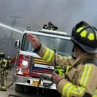 Incendio en taller mecánico dejó tres personas heridas en el centro de Bogotá