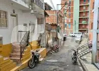 En Medellín, a un joven le dispararon mientras jugaba parqués en su barrio