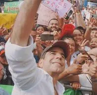 Álex Char, candidato a la Alcaldía de Barranquilla y que barre en encuesta de Invamer, pese a lío de su hermano, Arturo