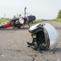 Grave accidente de tránsito entre  dos motociclistas por pasar un cruce prohibido en una variante de Ibagué. Tres personas resultaron heridas.