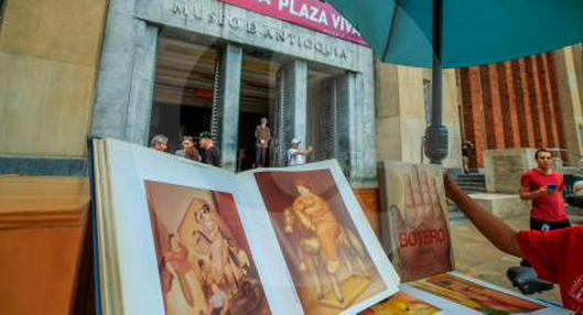 Homenaje a Fernando Botero en Medellín ayudó al incremento en las ventas de los comerciantes de la plaza Botero. El aumento fue del 70 %.